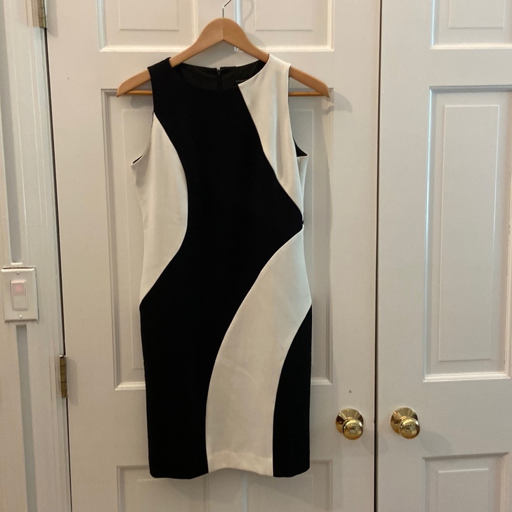 Black and white polyester and tailor dress fully lined